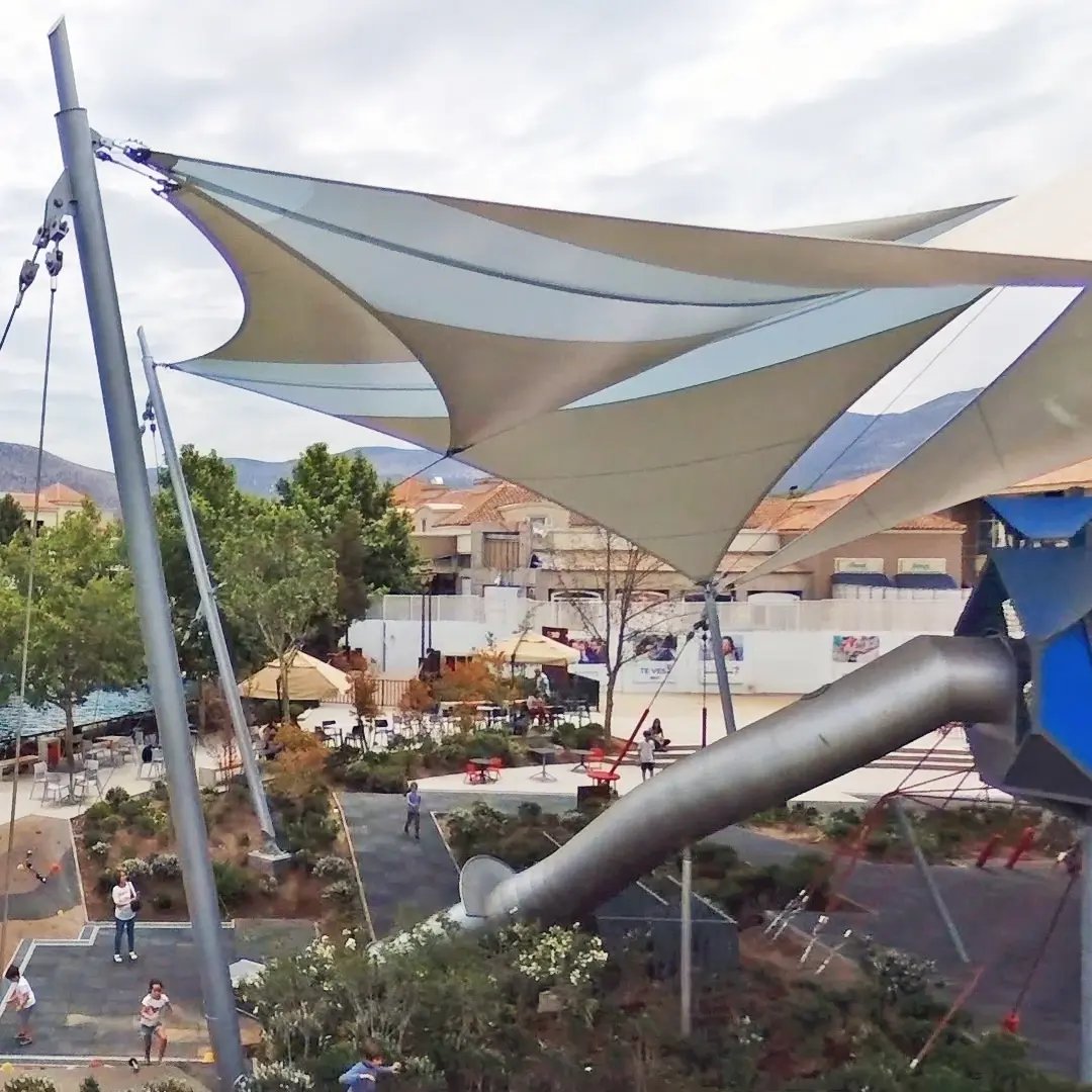 tensoestructura-espacio-publico-plaza-sombra