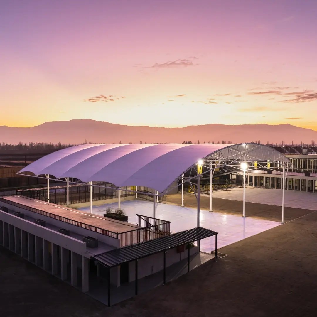 Tensoestructura para cubierta deportiva en multicancha